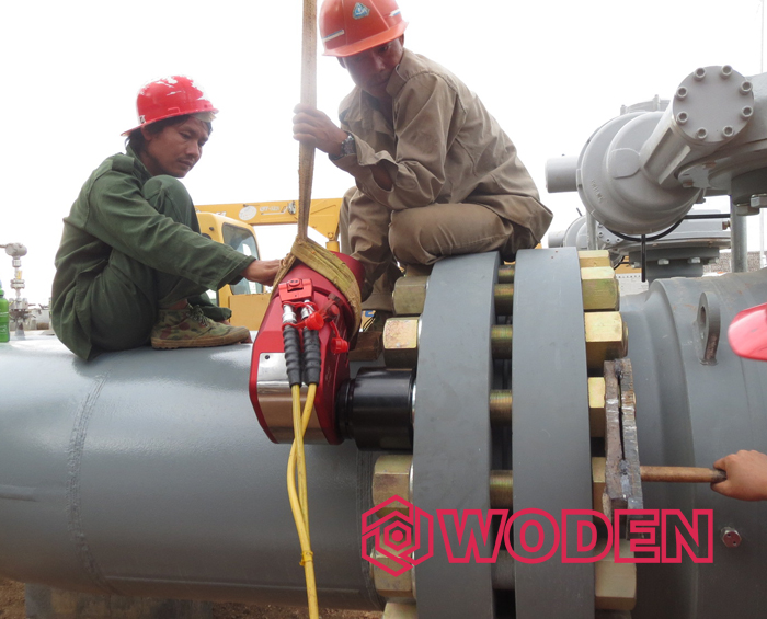 沃頓液壓扳手使用情景 沃頓液壓扳手使用情景