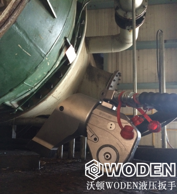 沃頓液壓扳手為石化企業做售后,高品質的服務打動客戶!