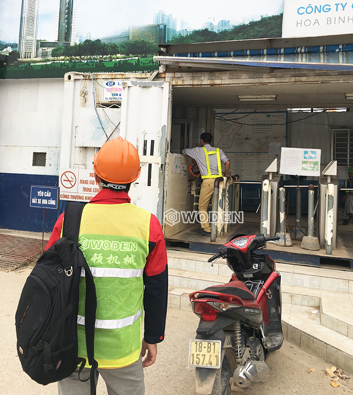 沃頓液壓扳手技術員海外服務情景 沃頓液壓扳手技術員海外服務情景